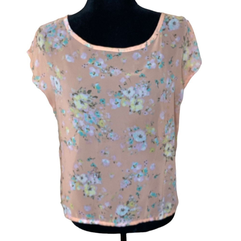 Floral blouse. FREE GIFT WITH PURCHASE